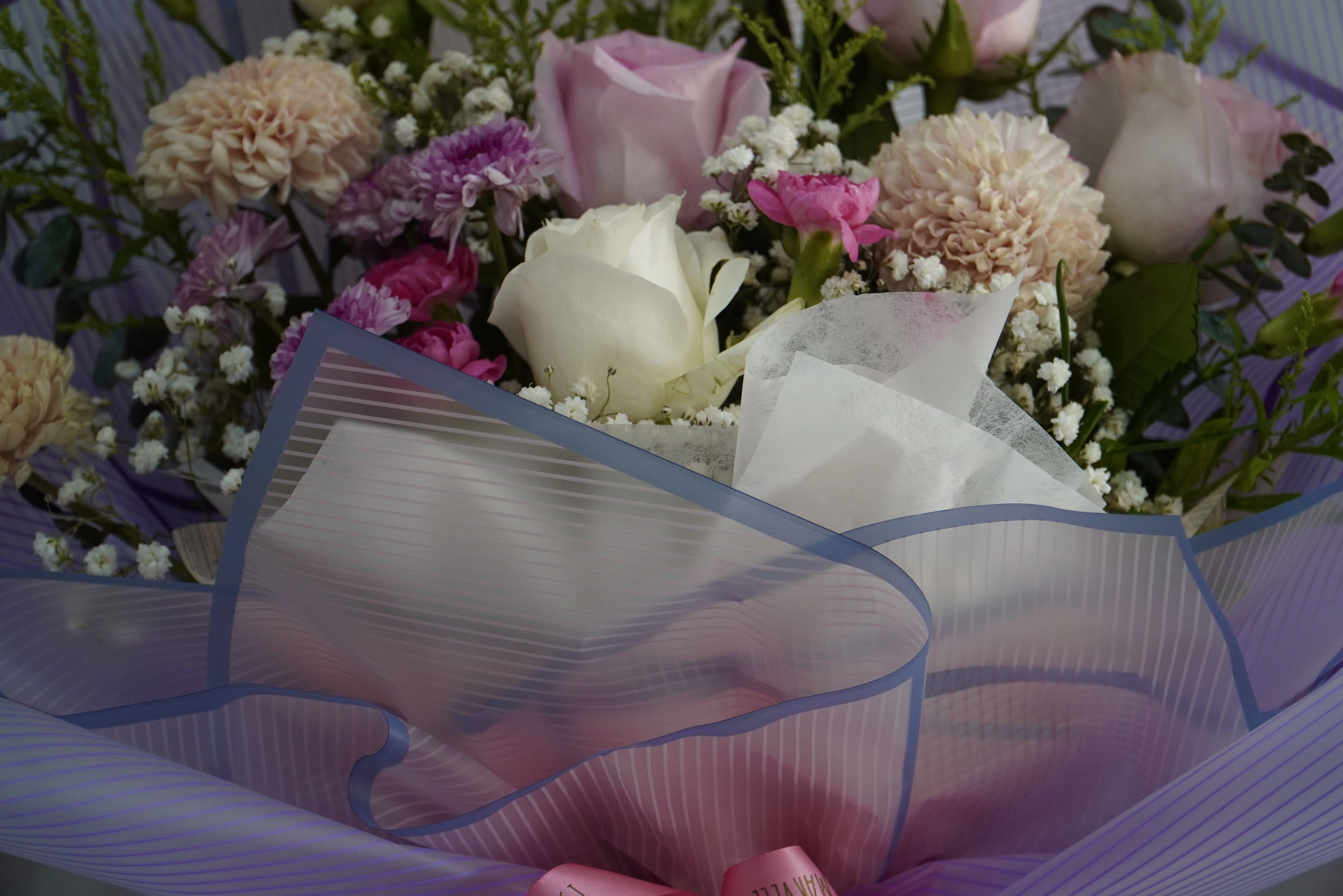 Personalized floral styling and finishing details